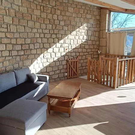 De Jastres Aubenas